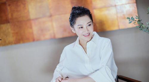 娱乐圈吃瓜君许晴是谁啊,许晴传奇人生回顾