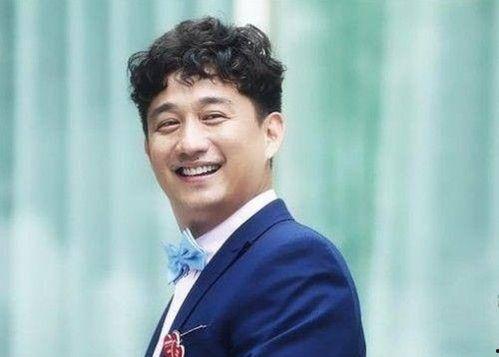 娱乐君吃瓜黄磊微博,从争议漩涡到多面人生，娱乐圈的“老戏骨”如何转型